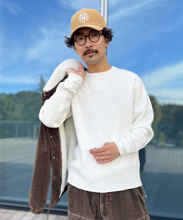 BAKU(東江 漠)さんの「BEAMS WOMEN｜ダブル二ー コーデュロイ ワークパンツ」を使ったコーディネート