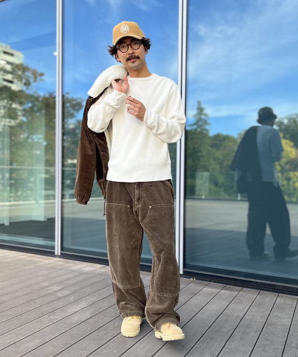 BAKU(東江 漠)さんの「BEAMS WOMEN｜ダブル二ー コーデュロイ ワークパンツ」を使ったコーディネート