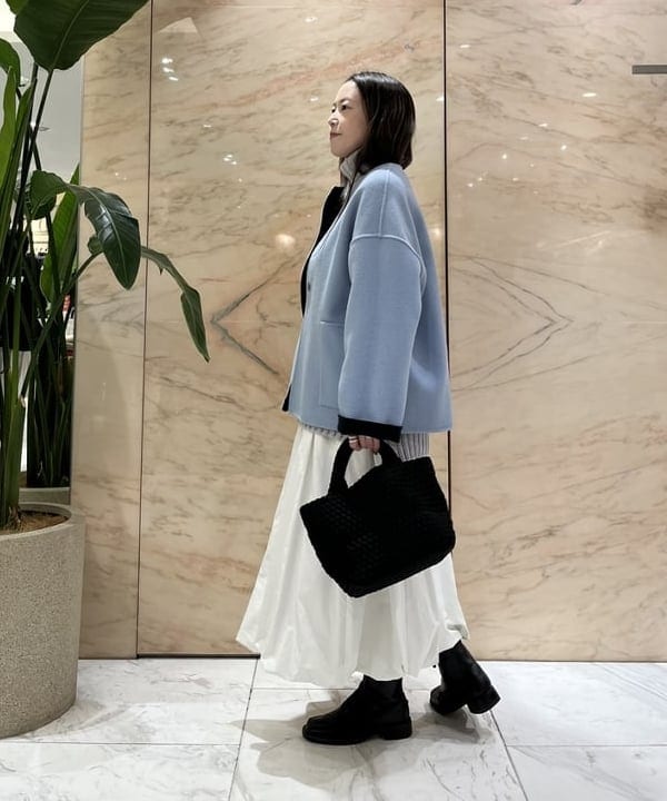 関 桂子さんの「BEAMS WOMEN｜【別注】SLOANE / 3ゲージ ドロップショルダー タートルネック ニット」を使ったコーディネート