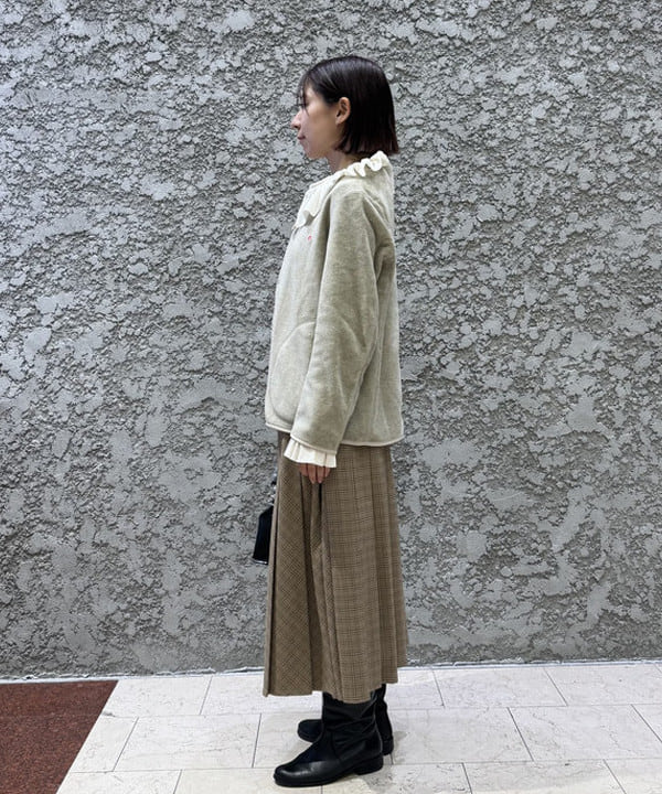 シロヤマさんの「BEAMS WOMEN｜チェック キルト ミディスカート」を使ったコーディネート