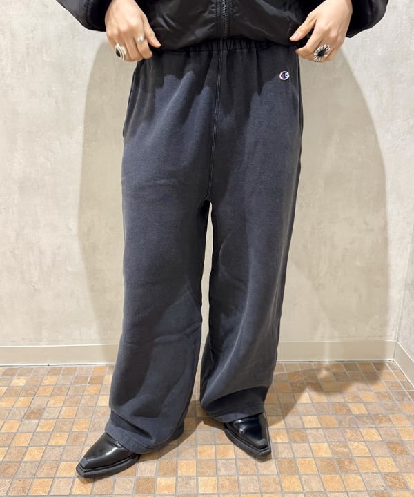 配島 孝明さんの「BEAMS WOMEN｜リラックスフィット THERMOLITE(R) MA-1 （撥水）」を使ったコーディネート