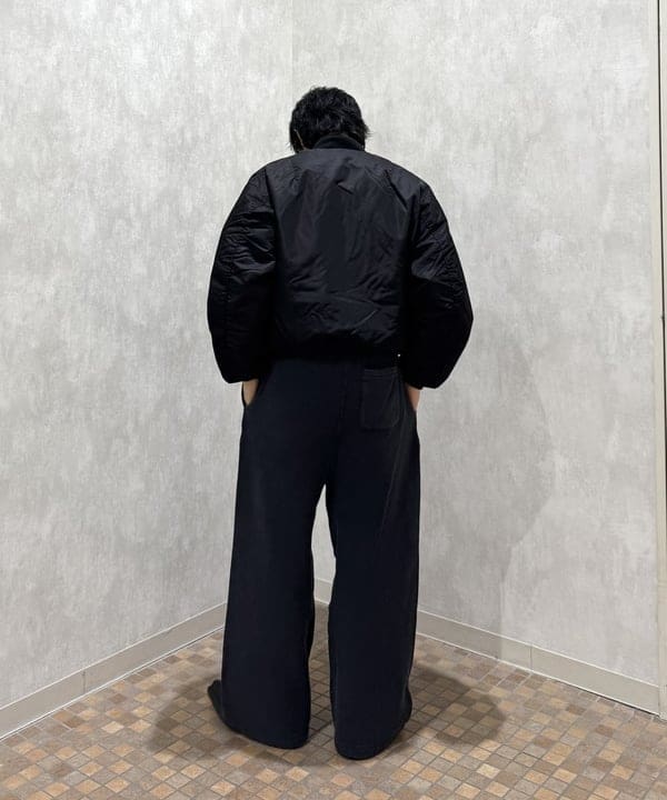 配島 孝明さんの「BEAMS WOMEN｜リラックスフィット THERMOLITE(R) MA-1 （撥水）」を使ったコーディネート