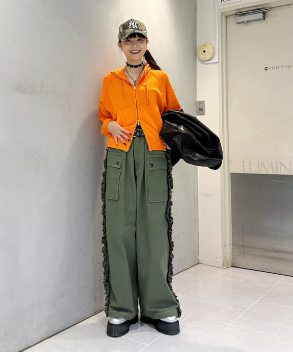 りかちょび/岸本梨佳さんの「BEAMS WOMEN｜【別注】SCREEN STARS / フルジップ パーカー」を使ったコーディネート