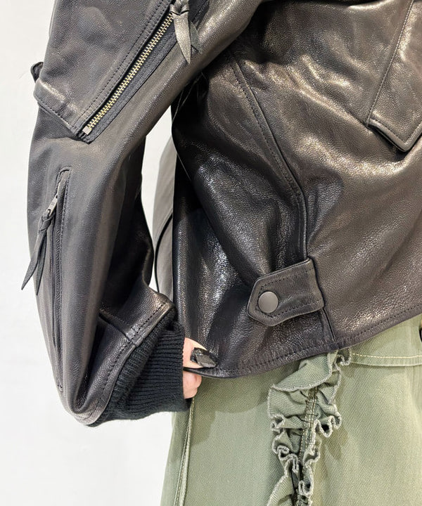 りかちょび/岸本梨佳さんの「BEAMS WOMEN｜【別注】SCREEN STARS / フルジップ パーカー」を使ったコーディネート