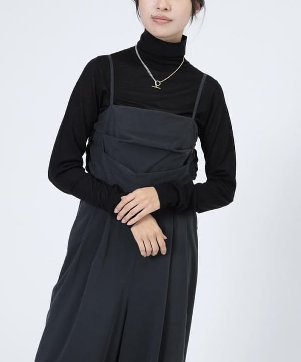 茂野 真楓さんの「BEAMS WOMEN｜キュプラ ドレープ オールインワン」を使ったコーディネート