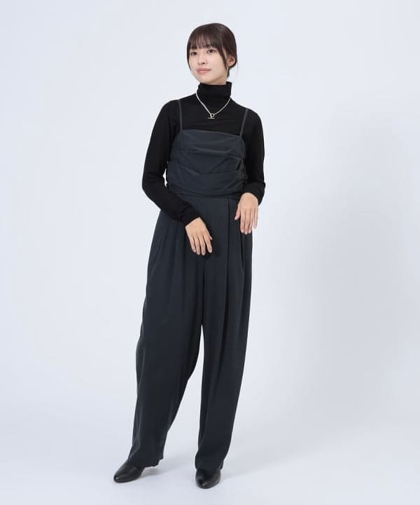 茂野 真楓さんの「BEAMS WOMEN｜キュプラ ドレープ オールインワン」を使ったコーディネート