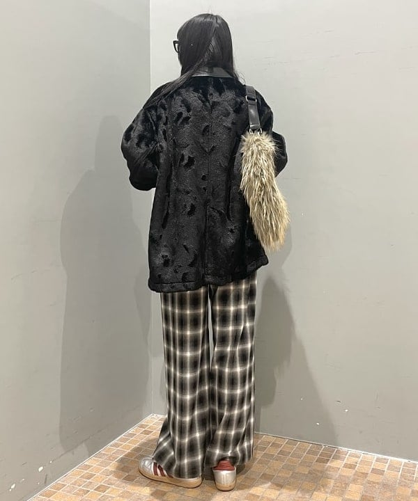 加歩さんの「BEAMS WOMEN｜RBS / フェイクファー ステンカラー コート」を使ったコーディネート