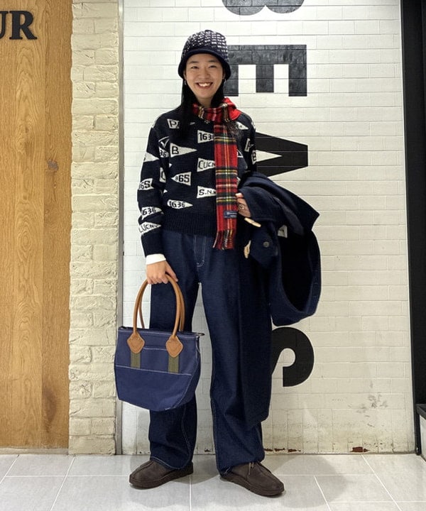 津藤 理佐子さんの「BEAMS WOMEN｜ペナント ニット プルオーバー」を使ったコーディネート