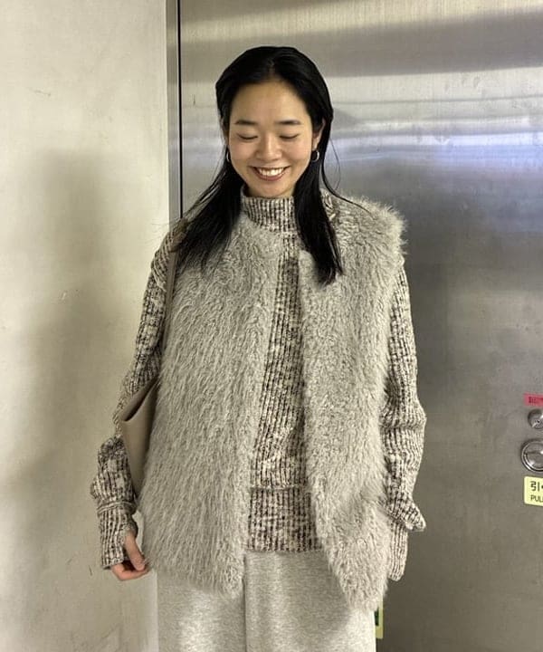 津藤 理佐子さんの「BEAMS WOMEN｜maturely / ワイド フレア ジャージー パンツ」を使ったコーディネート