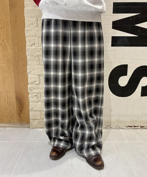 amaさんの「BEAMS WOMEN｜オンブレチェック ワイド パンツ」を使ったコーディネート