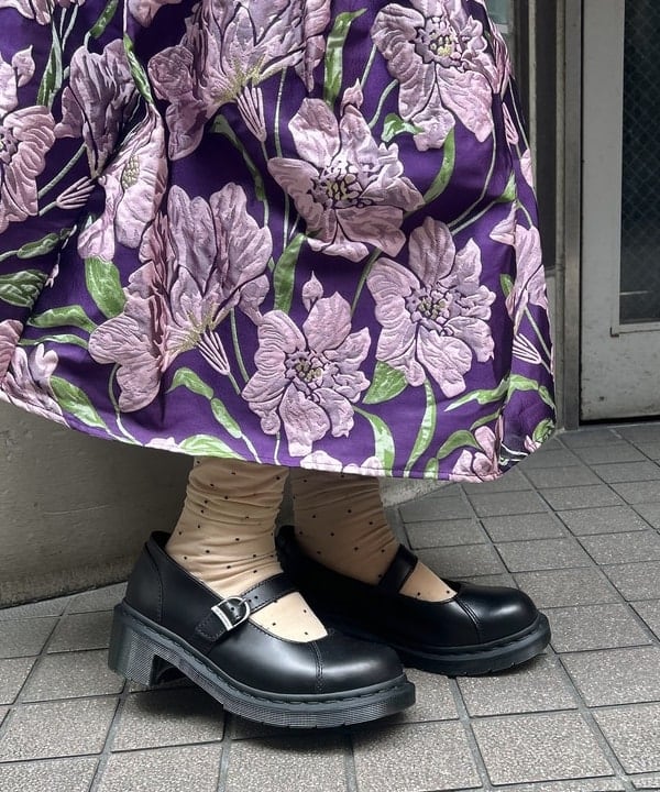 ナカノ アイさんの「BEAMS WOMEN｜フリルカラー リボン ブラウス」を使ったコーディネート