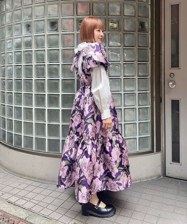 ナカノ アイさんの「BEAMS WOMEN｜フリルカラー リボン ブラウス」を使ったコーディネート