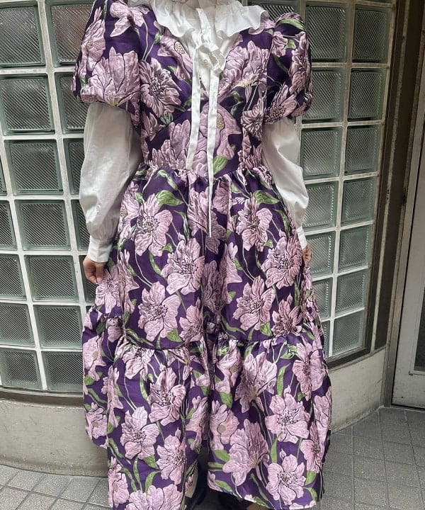 ナカノ アイさんの「BEAMS WOMEN｜フリルカラー リボン ブラウス」を使ったコーディネート