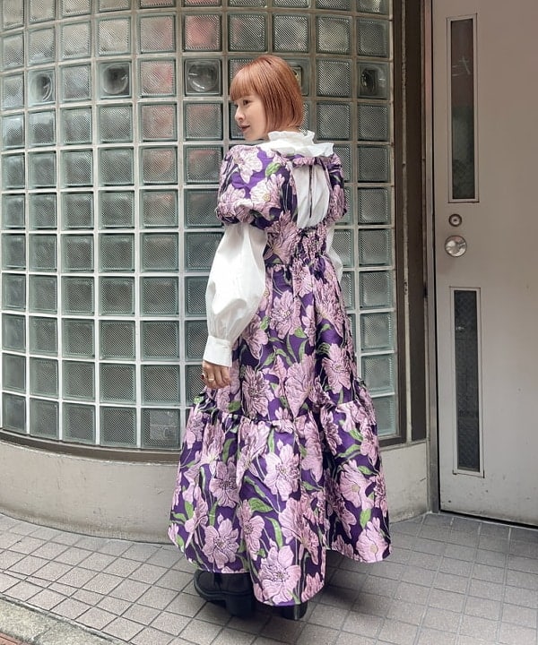 ナカノ アイさんの「BEAMS WOMEN｜フリルカラー リボン ブラウス」を使ったコーディネート