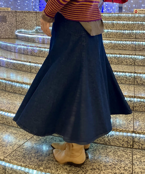 小原 もこさんの「BEAMS WOMEN｜リバーシブル ダウン ベスト」を使ったコーディネート