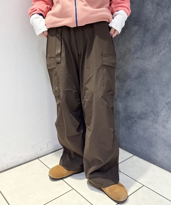 yokoyama shionさんの「BEAMS WOMEN｜フラワー サーマル パーカー」を使ったコーディネート