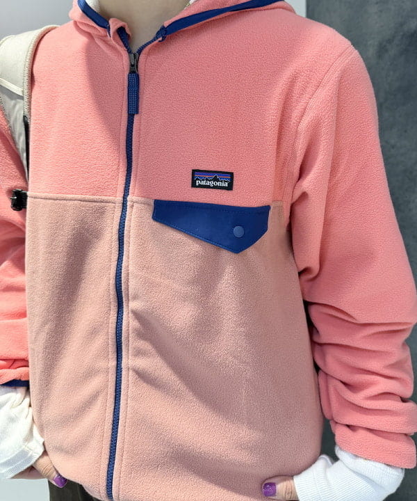 yokoyama shionさんの「BEAMS WOMEN｜フラワー サーマル パーカー」を使ったコーディネート