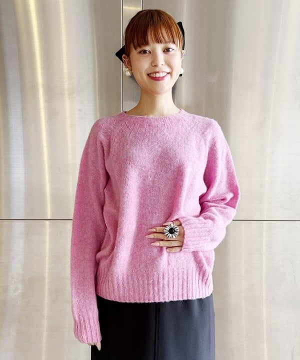 りかちょび/岸本梨佳さんの「BEAMS WOMEN｜【別注】Nor&rsquo;Easterly / シェットランド シャギー クルーネック 25FW」を使ったコーディネート