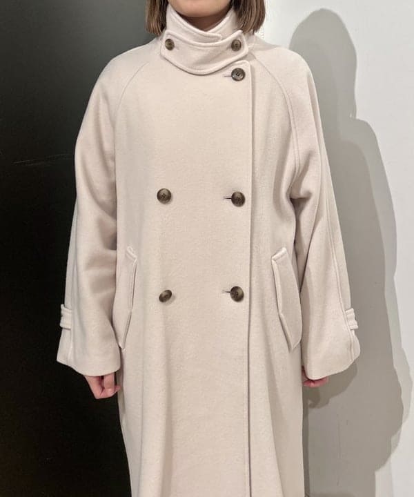 早川 萌子さんの「BEAMS WOMEN｜スタンドカラー ダブル コート」を使ったコーディネート