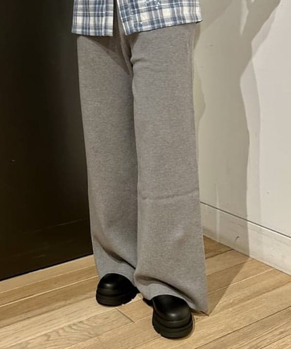 早川 萌子さんの「BEAMS WOMEN｜スタンドカラー ダブル コート」を使ったコーディネート