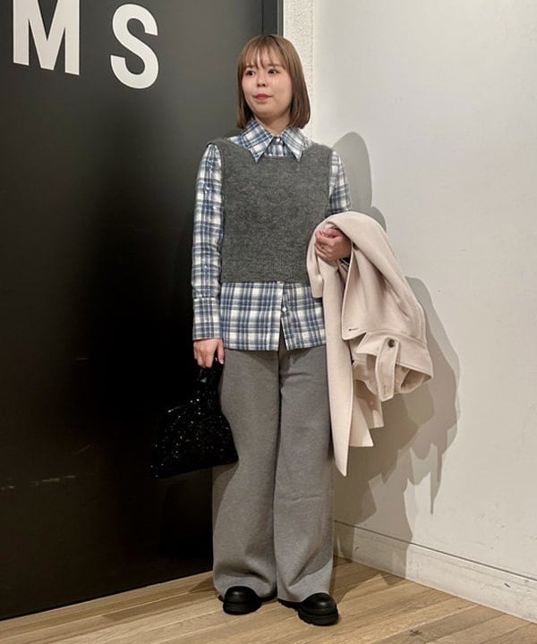 早川 萌子さんの「BEAMS WOMEN｜スタンドカラー ダブル コート」を使ったコーディネート