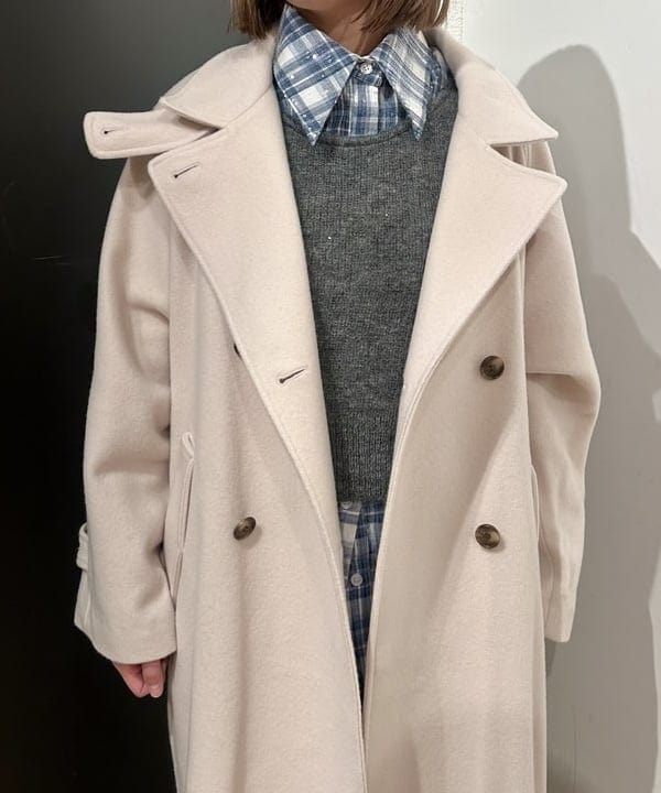 早川 萌子さんの「BEAMS WOMEN｜スタンドカラー ダブル コート」を使ったコーディネート