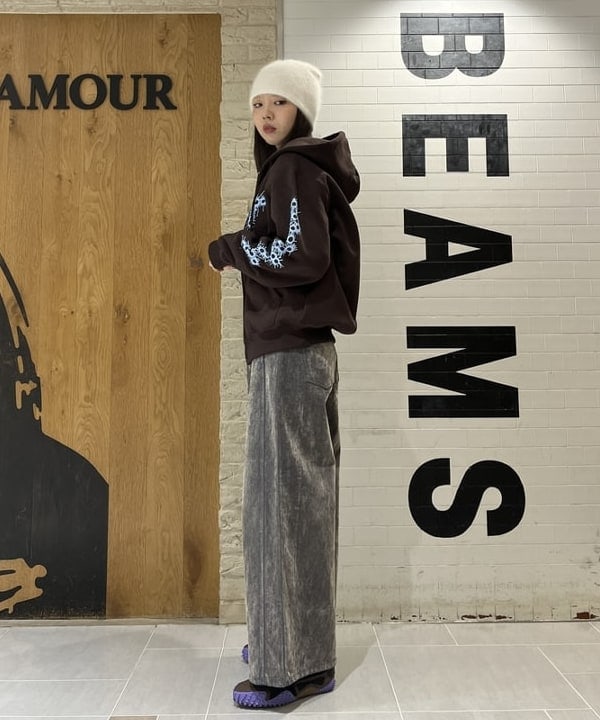 江口 息吹さんの「BEAMS WOMEN｜アンゴラ混 ビーニー」を使ったコーディネート