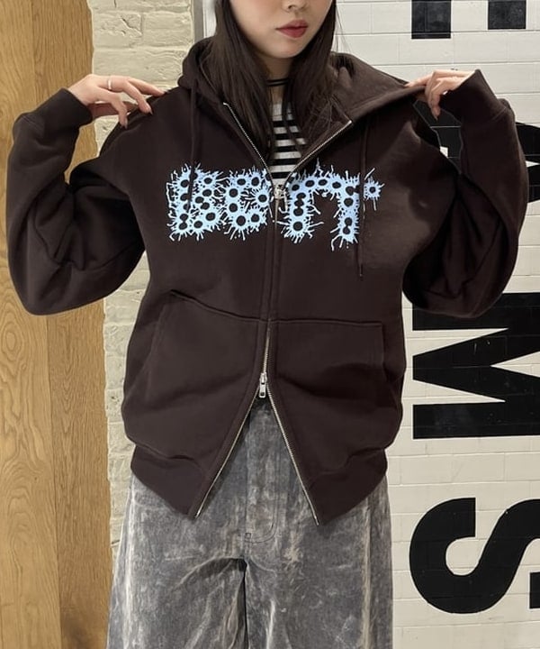 江口 息吹さんの「BEAMS WOMEN｜アンゴラ混 ビーニー」を使ったコーディネート