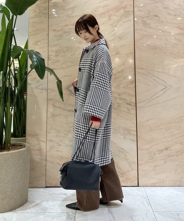 茂野 真楓さんの「BEAMS WOMEN｜MACKINTOSH / COLIIN グレンチェック コート」を使ったコーディネート