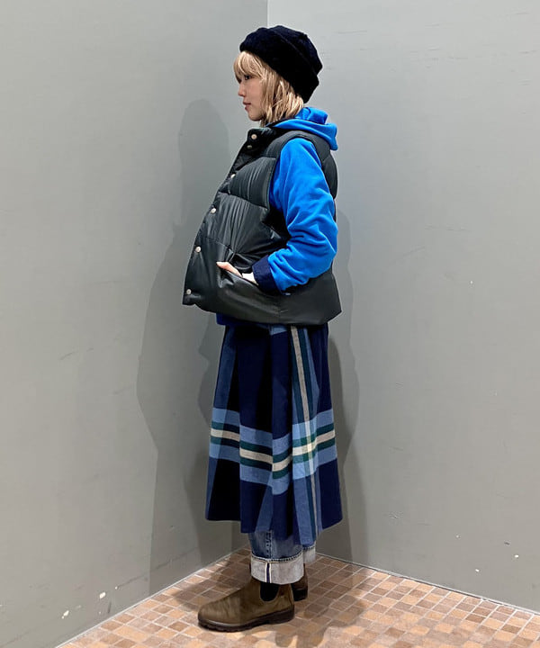 小原 もこさんの「BEAMS WOMEN｜リバーシブル ダウン ベスト」を使ったコーディネート