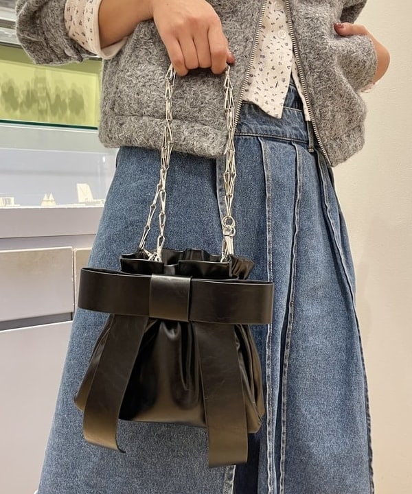 大木さんの「BEAMS WOMEN｜ループ シャギー ジップ ブルゾン」を使ったコーディネート