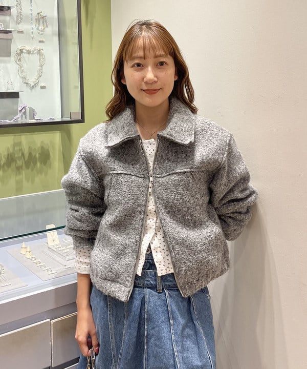 大木さんの「BEAMS WOMEN｜ループ シャギー ジップ ブルゾン」を使ったコーディネート