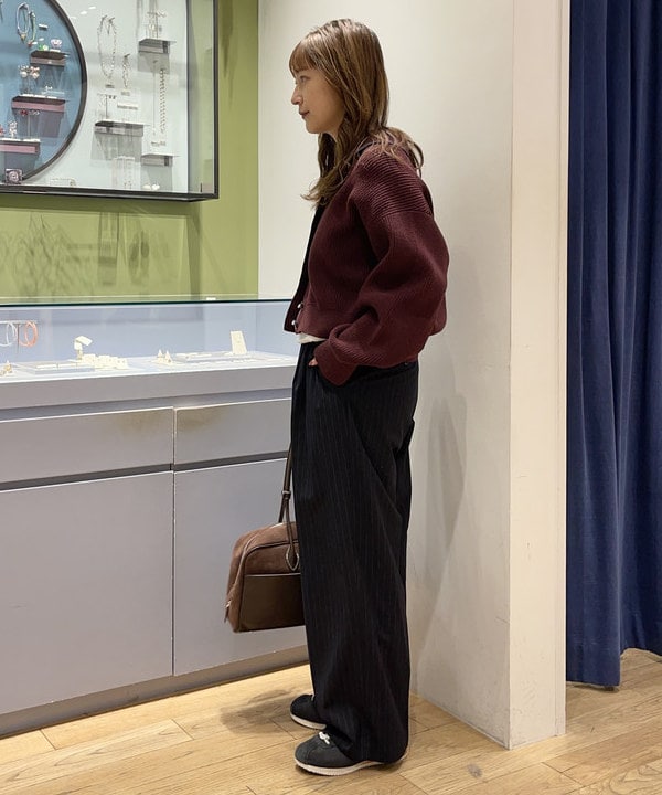 大木さんの「BEAMS WOMEN｜【別注】FRED PERRY / Tipped Collar Cardigan」を使ったコーディネート