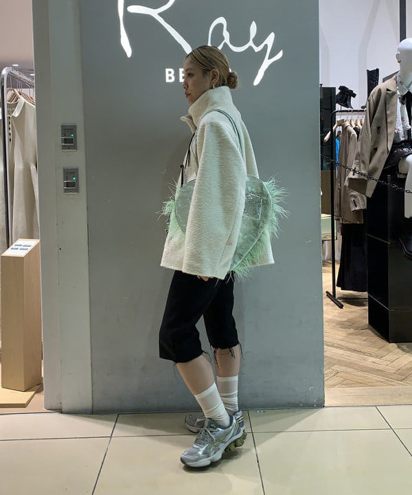 れいなさんの「BEAMS WOMEN｜シャギー トグルボタン ハーフ コート」を使ったコーディネート