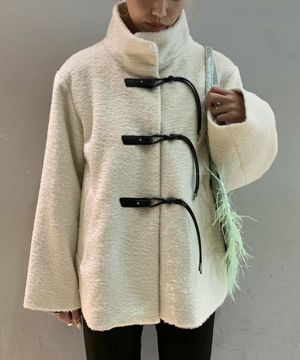 れいなさんの「BEAMS WOMEN｜シャギー トグルボタン ハーフ コート」を使ったコーディネート