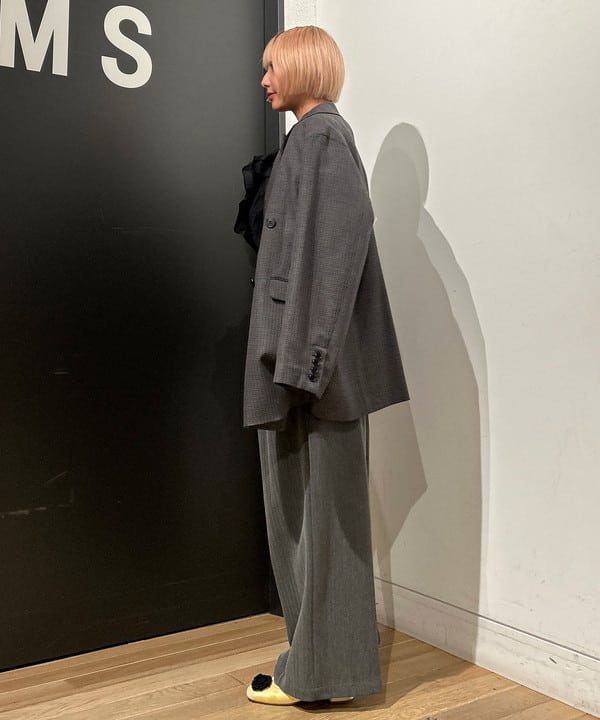 佐藤 亜美さんの「BEAMS WOMEN｜チェック オーバー ジャケット」を使ったコーディネート