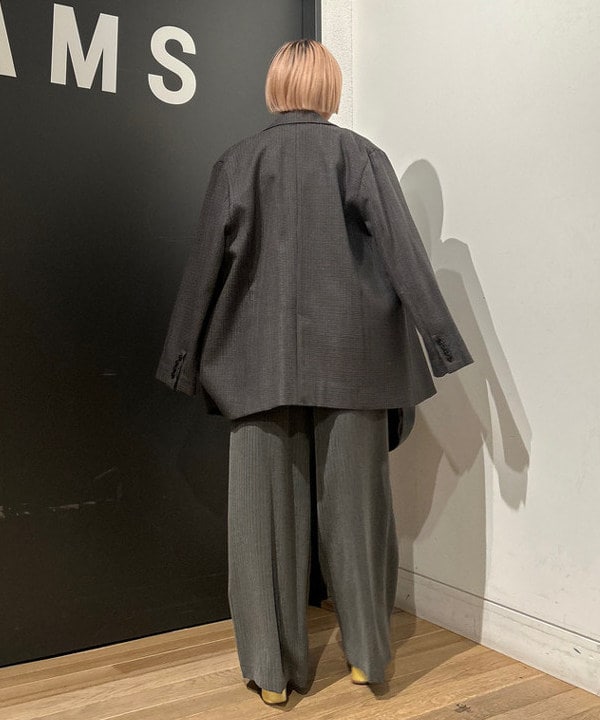 佐藤 亜美さんの「BEAMS WOMEN｜チェック オーバー ジャケット」を使ったコーディネート