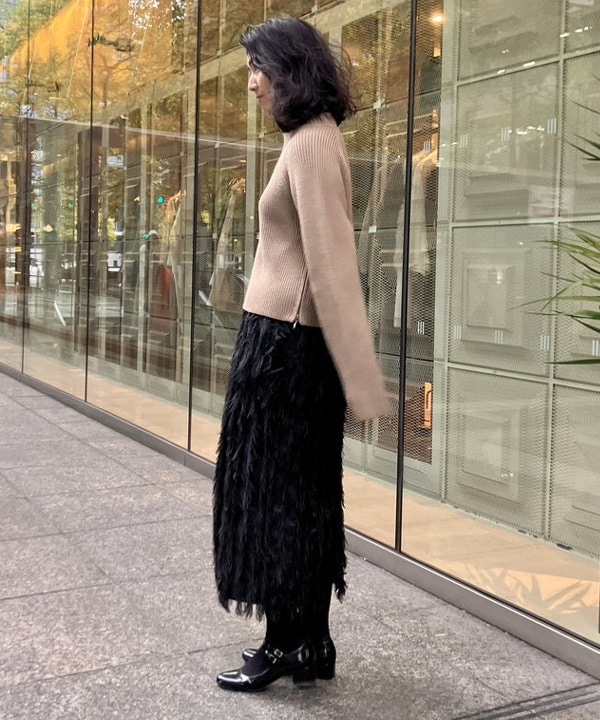 松元 晴佳さんの「BEAMS WOMEN｜サイドジップ リブ プルオーバー ニット .M」を使ったコーディネート