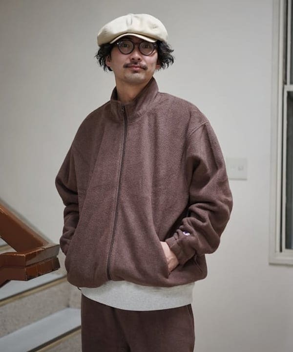 BAKU(東江 漠)さんの「BEAMS WOMEN｜【別注】Champion / Fleece Stand Zip Jacket」を使ったコーディネート