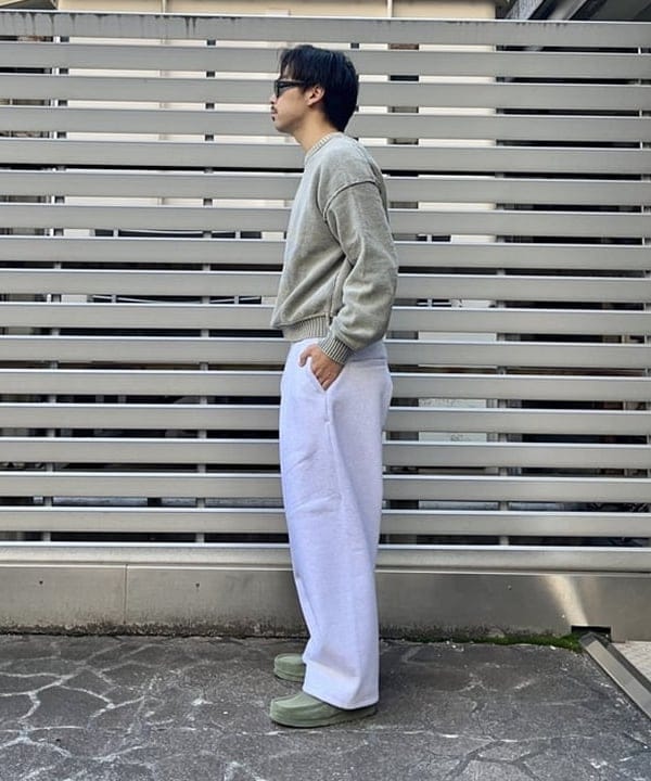 槙山 賢斗さんの「BEAMS WOMEN｜7ゲージ フェード クルーネック ニット」を使ったコーディネート