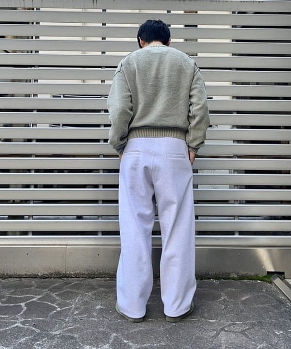 槙山 賢斗さんの「BEAMS WOMEN｜7ゲージ フェード クルーネック ニット」を使ったコーディネート