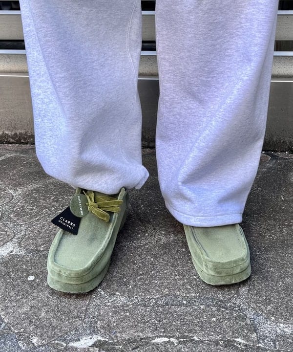 槙山 賢斗さんの「BEAMS WOMEN｜7ゲージ フェード クルーネック ニット」を使ったコーディネート