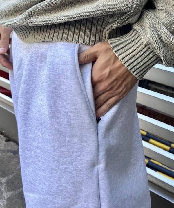 槙山 賢斗さんの「BEAMS WOMEN｜7ゲージ フェード クルーネック ニット」を使ったコーディネート