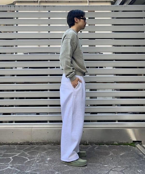 槙山 賢斗さんの「BEAMS WOMEN｜7ゲージ フェード クルーネック ニット」を使ったコーディネート