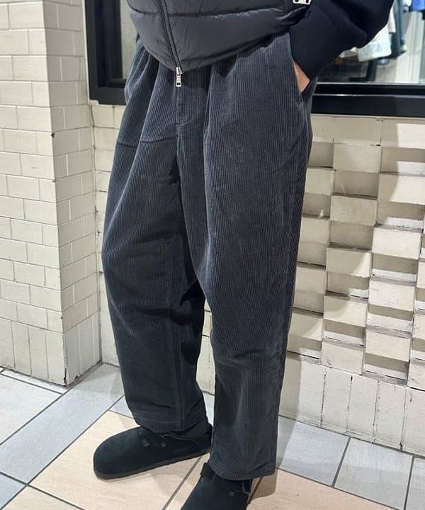 Kellyさんの「BEAMS WOMEN｜ワイドテーパード ウェービング  コーデュロイパンツ」を使ったコーディネート