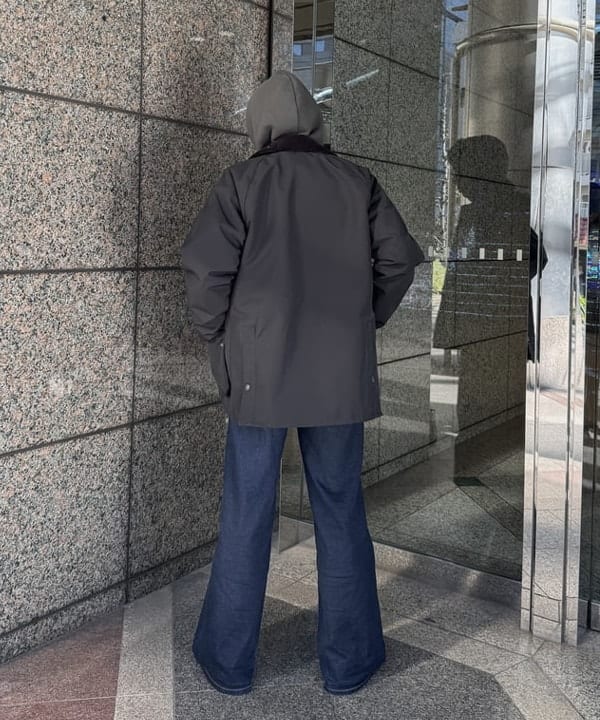 配島 孝明さんの「BEAMS WOMEN｜【別注】Barbour / BEDALE 2Layer Classic Fit」を使ったコーディネート