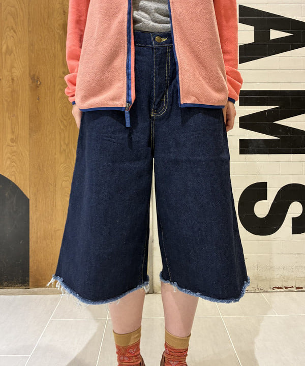 キラリさんの「BEAMS WOMEN｜【別注】Lee &times; maturely / カット オフ ワイド ショートパンツ」を使ったコーディネート