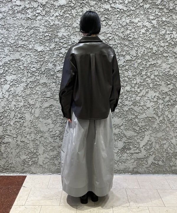 OSUMIさんの「BEAMS WOMEN｜フェイクレザー シャツジャケット」を使ったコーディネート
