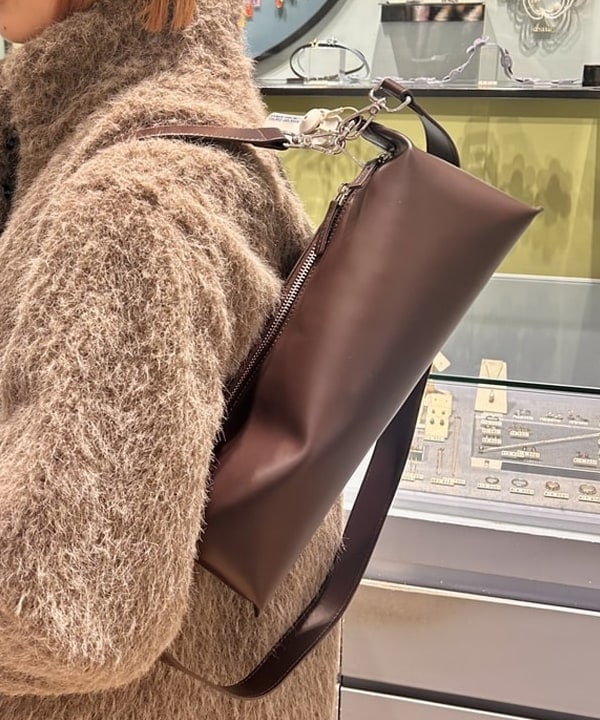 ナカノ アイさんの「BEAMS WOMEN｜シャギースタンド カラー ハーフ コート」を使ったコーディネート