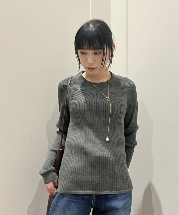 大槻 まひろさんの「BEAMS WOMEN｜ホールガーメント リブ プルオーバー」を使ったコーディネート